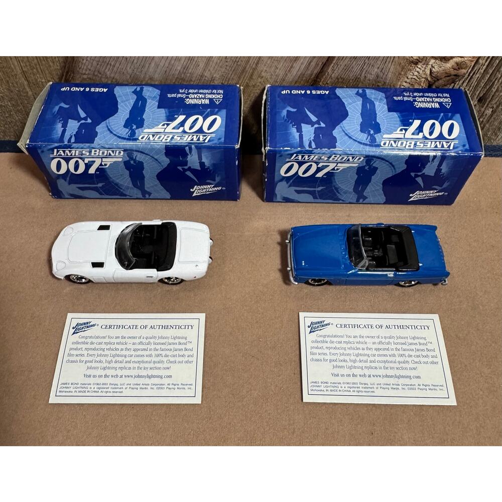 Set of 2 Johnny Lightning James Bond 007 American Flashbacks Die-Cast Cars New